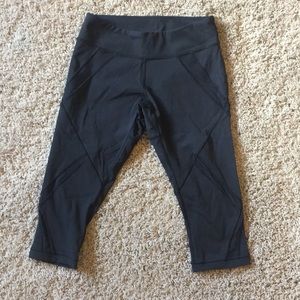 Crop athletic leggings